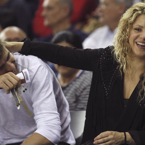 Σακίρα και Πικέ σε αγώνα μπάσκετ