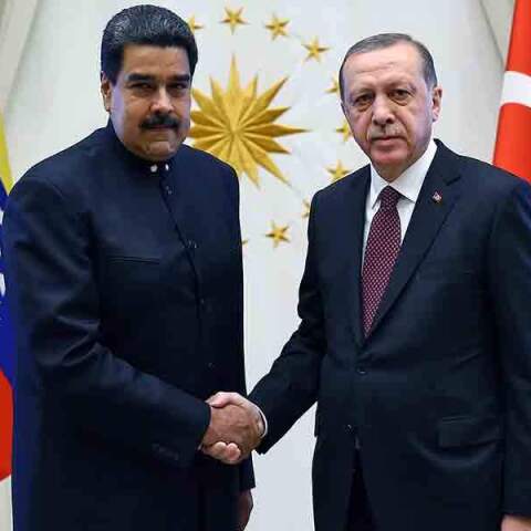 Ο Ερντογάν στηρίζει τον «αδερφό» Μαδούρο
