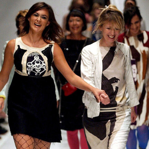 Η σχεδιάστρια Marina Yee με μοντέλα του σόου της το 2015