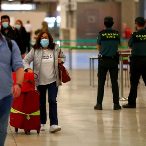 Ισπανία: Προσλήψεις αστυνομικών στο αεροδρόμιο της Μαδρίτης για την αντιμετώπιση της έκρηξης της τουριστικής κίνησης	