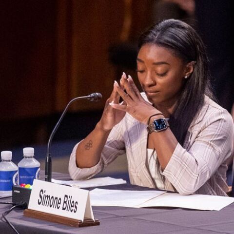 Η Simone Biles καταθέτει στη Γερουσία των ΗΠΑ για τον βιαστή γιατρό στην αμερικανική ομάδα γυμναστικής, κατηγορώντας το FBI ότι ήξερε αλλά δεν έκανε τίποτα © EPA/SHAWN THEW   