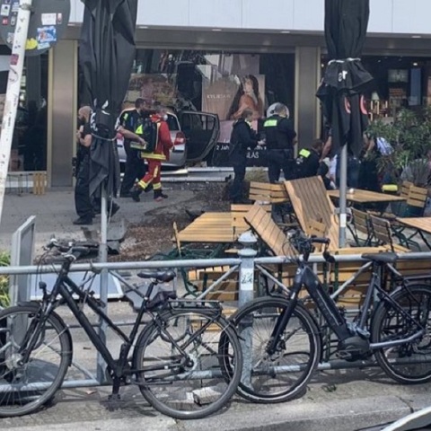 Γερμανία: Όχημα έπεσε πάνω σε πλήθος - 10 τραυματίες