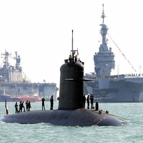 Γαλλικό υποβρύχιο σε ναυτική άσκηση