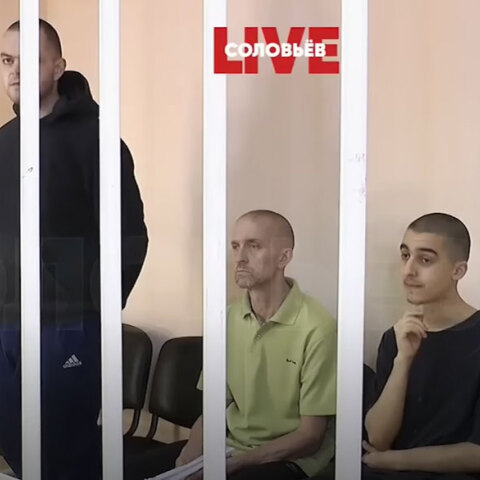 Οι δύο Βρετανοί μαχητές και ο Μαροκινός που καταδικάστηκαν σε θάνατο από δικαστήριο στο Ντονέτσκ