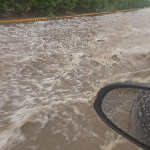 Πλημμύρισε δρόμος στην Ηλιούπολη από τη βροχή που έφερε η κακοκαιρία Genesis