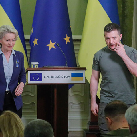 Ούρσουλα Φον ντερ Λάιεν και Βολοντίμιρ Ζελένσκι στην κοινή συνέντευξή Τύπου στο Κίεβο