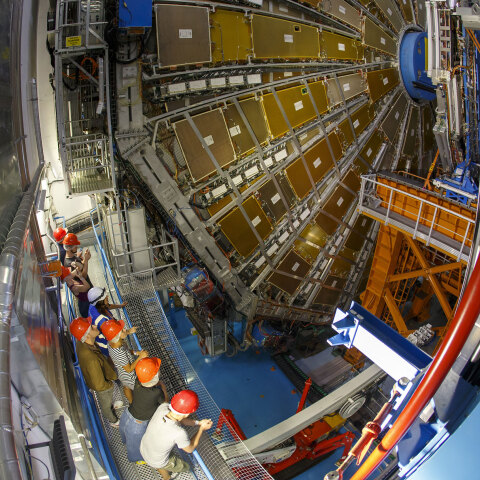 Ο μεγάλος επιταχυντής του CERN αναβαθμίστηκε και ετοιμάζεται να ανακαλύψει νέα μυστικά του Σύμπαντος