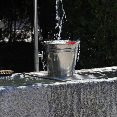 Με τον κουβά το ζεστό νερό σε πεντάστερο ξενοδοχείο στη Ζιμπάμπουε