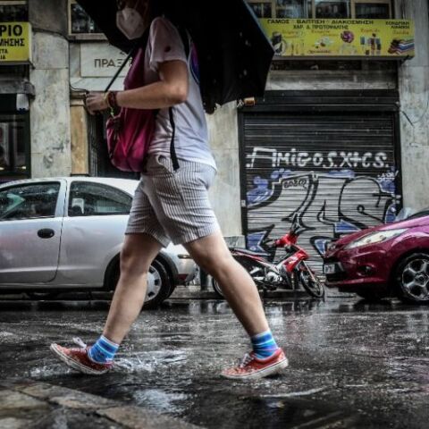 Καλοκαιρινή βροχή στην Αθήνα