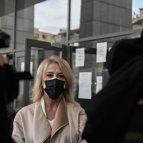 H Ρένα Δούρου στη δίκη για τις πλημμύρες στη Μάνδρα