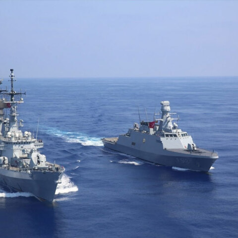 Τουρκικά πολεμικά πλοία στο Αιγαίο