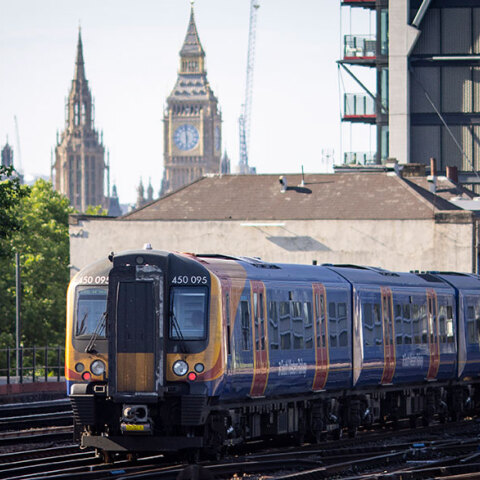 Γενική απεργία στα τρένα στη Βρετανία προκαλεί προβλήματα στα δρομολόγια