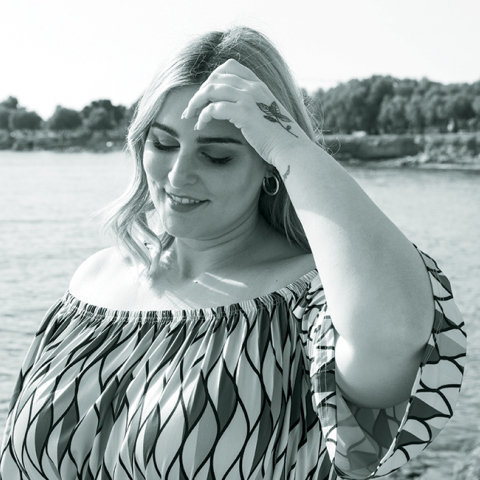 Εβελίνα Νικόλιζα