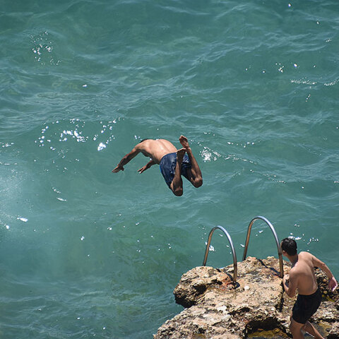 Καύσωνας και σήμερα Πέμπτη (23/6) με 40άρια