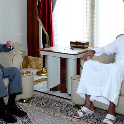 Ο πρίγκιπας Κάρολος φέρεται να έλαβε 3 εκατ.ευρώ μετρητά από Καταριανό μεγιστάνα