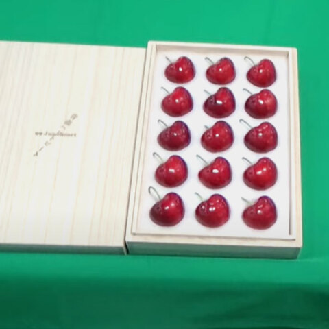 Τα 15 κεράσια στην Ιαπωνία που στοίχισαν 4.100 ευρώ