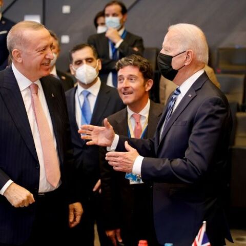 Ο πρόεδρος των ΗΠΑ, Τζο Μπάιντεν και ο πρόεδρος της Τουρκίας, Ρετζέπ Ταγίπ Ερντογάν