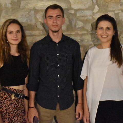 Η Δήμητρα Σιέρρα, Εκπρόσωπος Τύπου, ο Παύλος Χατιλάρης, Αντιπρόεδρος και η  Φωτεινή Μυσιρλή, Πρόεδρος του Δημοτικού Συμβουλίου Νεολαίας Δήμου Λαρισαίων