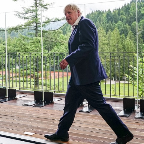 Τζόνσον: Αν ο Πούτιν ήταν γυναίκα, δεν θα είχε ξεκινήσει έναν τρελό, μάτσο πόλεμο