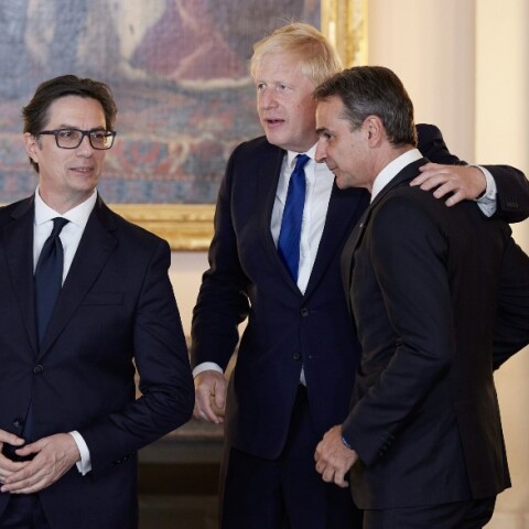 Ο πρωθυπουργός της Ελλάδας Κυριάκος Μητσοτάκης, με τον Μπόρις Τζόνσον 