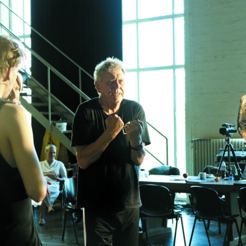 Στις πρόβες της παράστασης «Άλκηστη» του Γιόχαν Σίμους