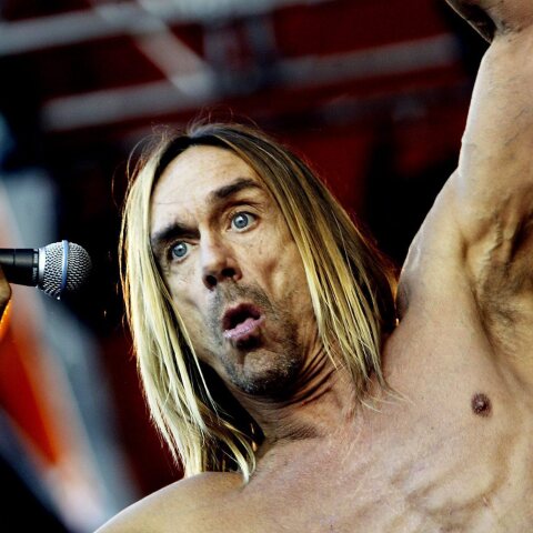 Iggy Pop: Με αφορμή την εμφάνιση του πανκ πατρικίου στο Release Athens 2022, ο Δημήτρης Καραθάνος θυμάται την πρώτη του συναυλία που παρακολούθησε στην Ελλάδα.