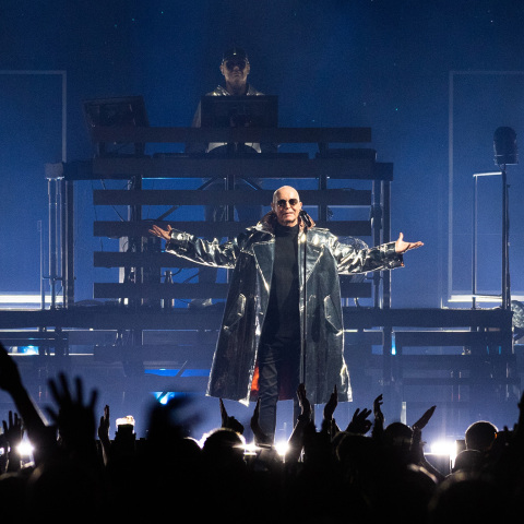 Στιγμιότυπο από συναυλία των Pet Shop Boys
