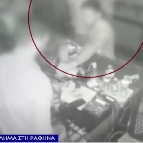 Δολοφονία 42χρονου στη Ραφήνα: Οι κινήσεις των κατηγορουμένων μέσα στο μπαρ