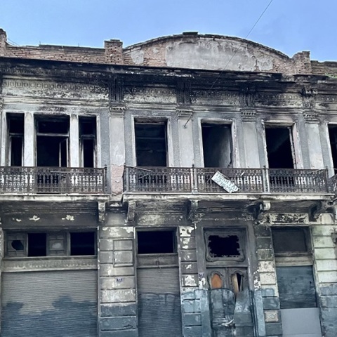 Εγκαταλελειμμένο κτίριο στο Μεταξουργείο