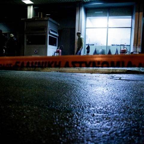 Κορδέλα της Αστυνομίας στην έδρα των ΜΑΤ στην Καισαριανή