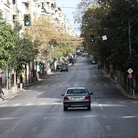 Στιγμιότυπα lockdown 2021 // χαμηλή η κίνηση στους δρόμους της Αθήνας