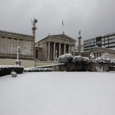 Στα «άσπρα» όλη η περιοχή του Συντάγματος 