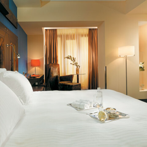 crowne-club-room-76.jpg
