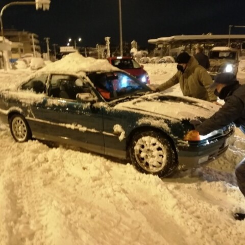 Κακοκαιρία «Ελπίδα»: Απεγκλωβισμός οδηγών από την Αττική Οδό