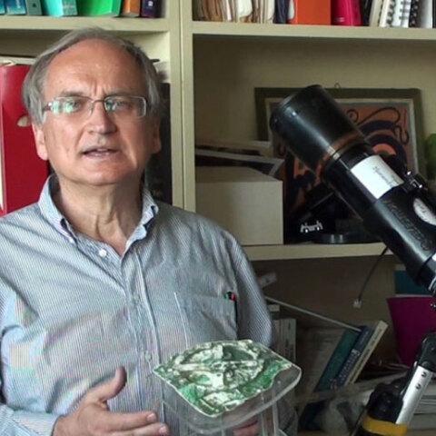 O Κώστας Καζαμιάκης συνομιλεί με τον Ξενοφώντα Μουσά