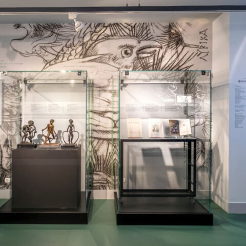 Ζωγραφιές ανάμεσα στις σελίδες. Εικονογραφήσεις του Νίκου Χατζηκυριάκου - Γκίκα από τις Συλλογές του Μουσείου Μπενάκη