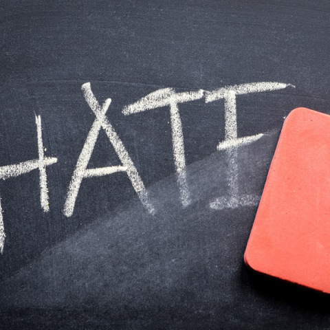 Φίμωση της ρητορικής μίσους: Λογοκρισία ή Πολιτισμός;