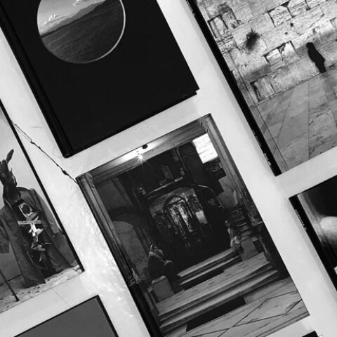 Photo-graphē: Ανάμεσα σε Εικόνες και Λέξεις