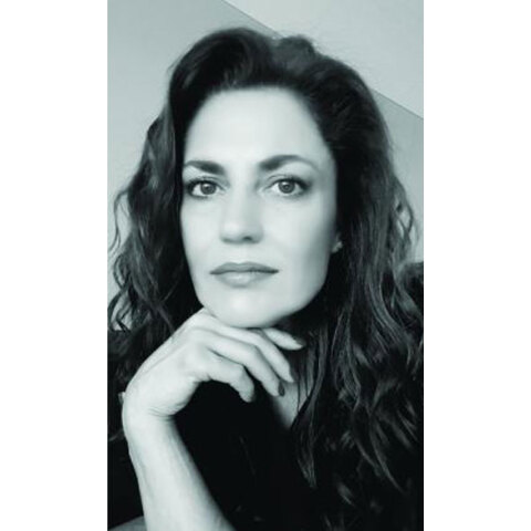 Η Χαριτίνη Βαζαίου στο IANOS ARTSHOP