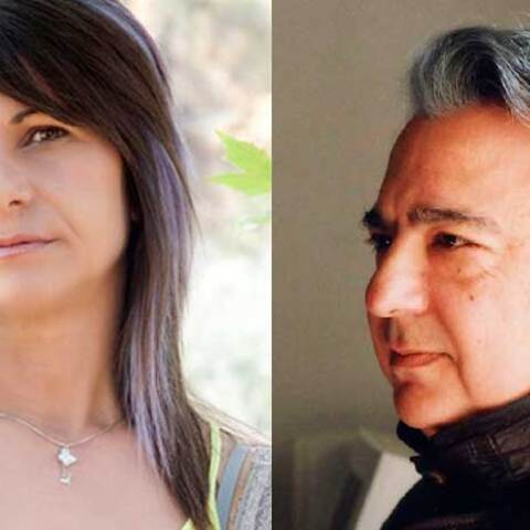 O Κώστας Καζαμιάκης συνομιλεί με τη ζωγράφο Σπυριδούλα Πολίτη