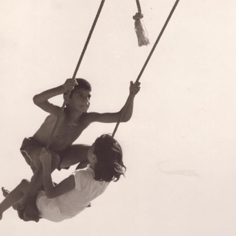 «Cruise: Α floating archive - Έκθεση του ανέκδοτου αρχείου του Βασίλη Κοφινά» στην Γκαλερί Χατζηκυριάκος-Γκίκας