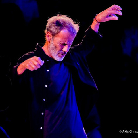 Σταύρος Ξαρχάκος