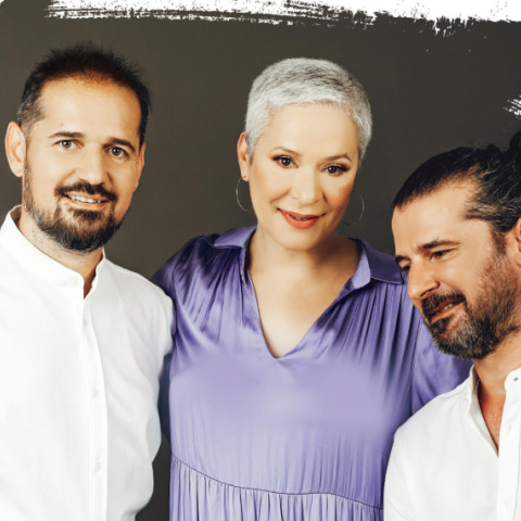 Μελίνα Κανά με τους Γιώργος και Νίκος Στρατάκης