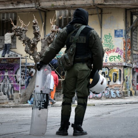 Επιχείρηση εκκένωσης υπό κατάληψης κτιρίου στα Εξάρχεια