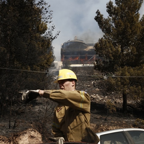 Φωτιά τώρα στη Βούλα