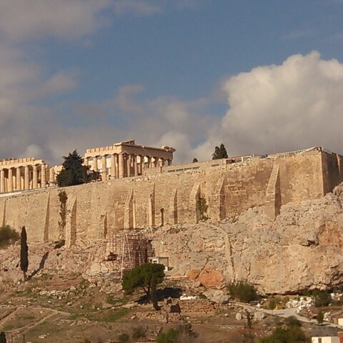foto_1._ieros_vrahos_tis_akropolis.jpg