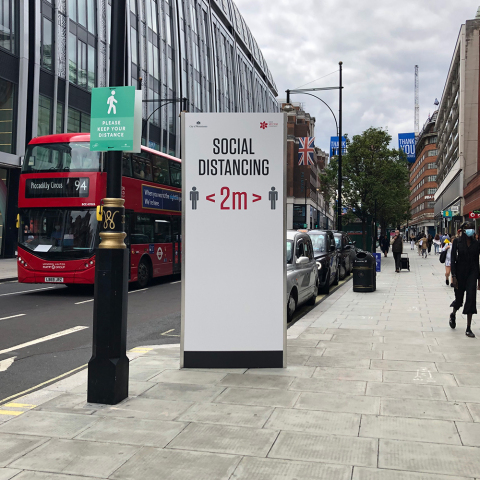 Το Λονδίνο ζει ακόμα στη σκιά της πανδημίας