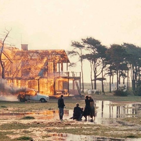 Σκηνή από την ταινία «Θυσία» του Αντρέι Ταρκόφσκι 