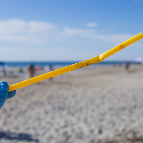 Πλαστικό καλαμάκι