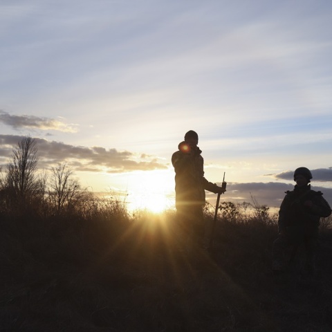 Ουκρανοί στρατιώτες σε θέση μάχης σε περιοχή έξω από Κίεβο 